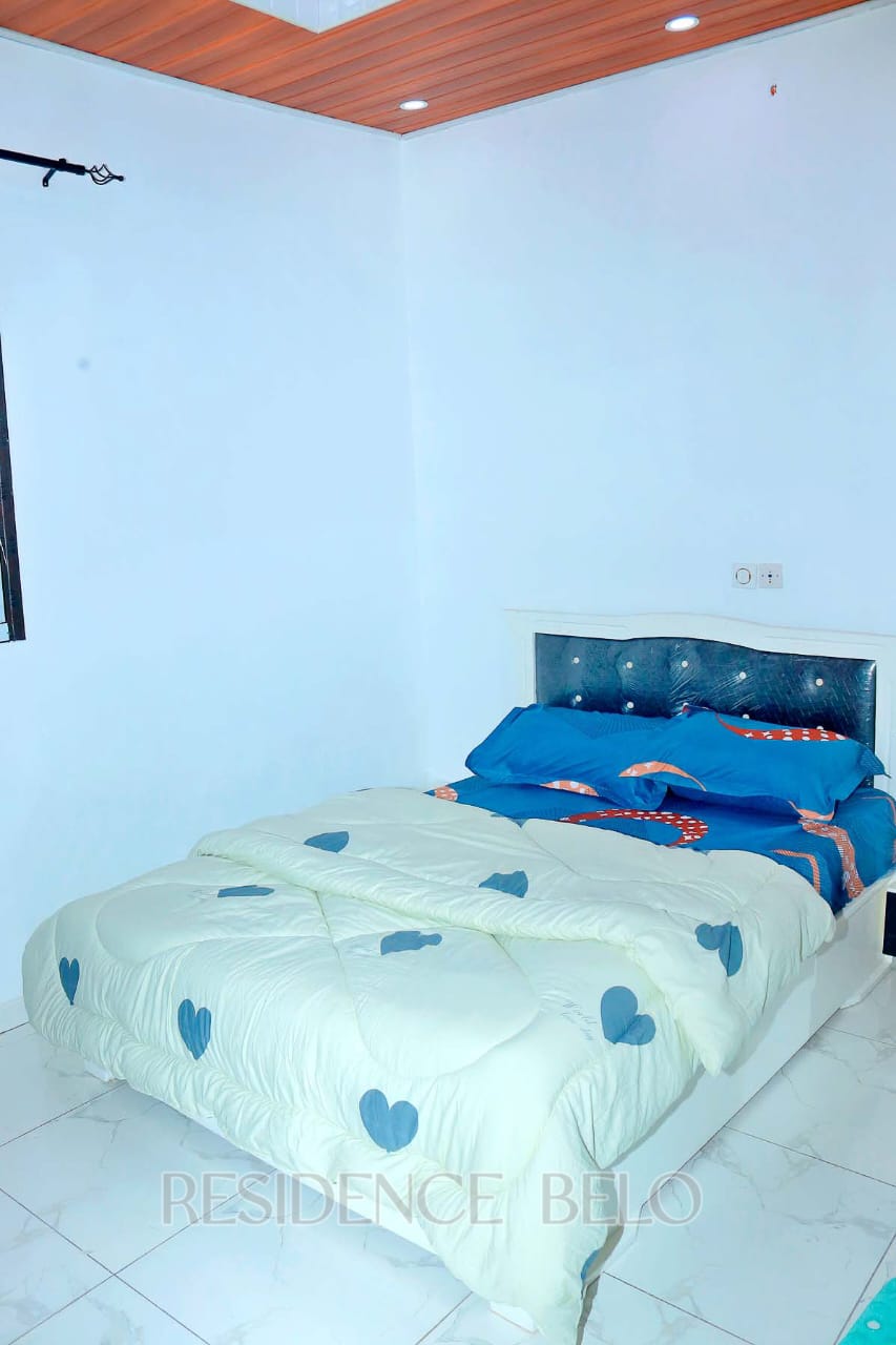 Chambre Yopougon Niangon a gauche carrefour SODECI